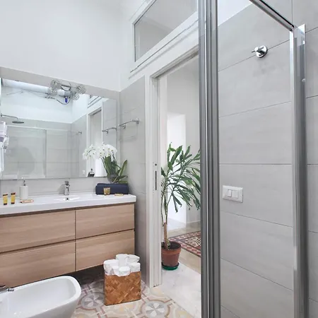 Shine House Holiday home *